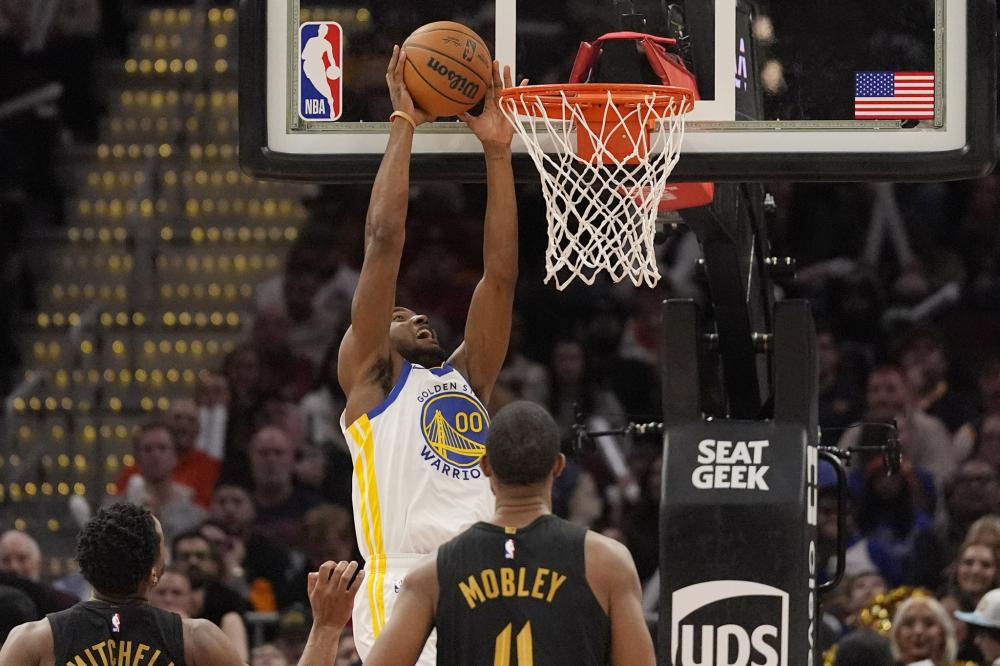 帽子递向一 帽子递向一