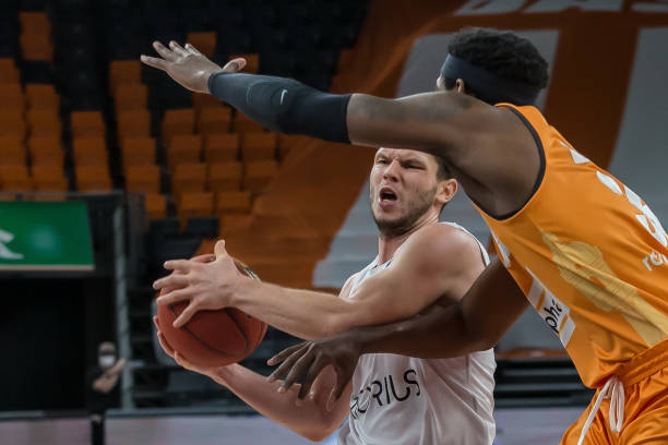 像郑钦文这 像郑钦文这